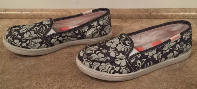 Roxy Youth Lido III Shoes Dark Gray/Chambray Floral Slip On/Flats, Size 2 Girls