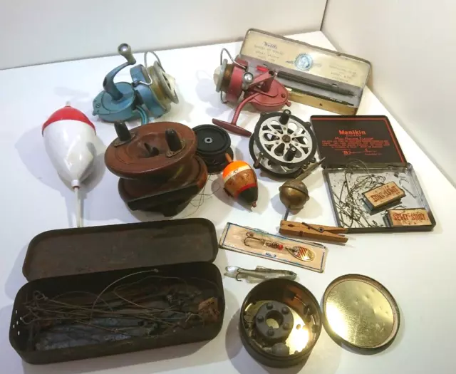 https://www.picclickimg.com/GFkAAOSwo7ZlTngv/Vintage-Tru-Spin-Fishing-Reel-and-Various-Other.webp
