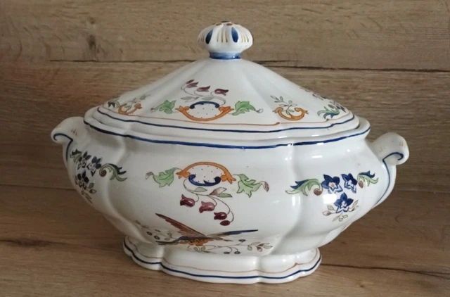Grande Soupière En Faïence De Desvres - Décor 'Moustiers', Dernier Quart Du XXe Siècle, Très Bon état