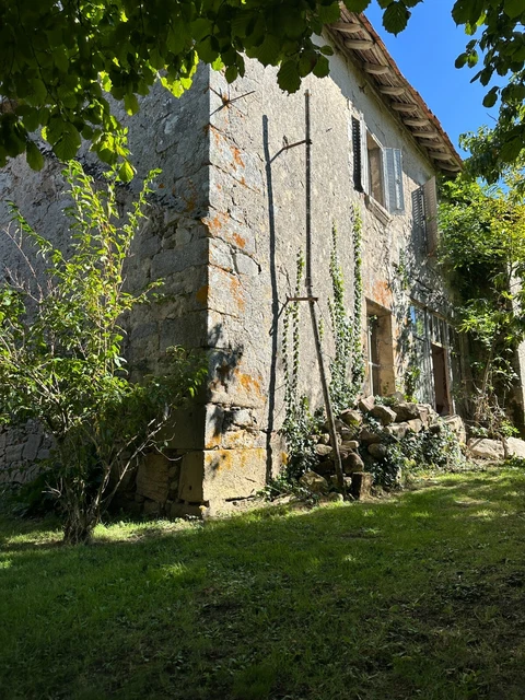 Houses/Barn for sale Haute Vienne, Nouvelle Aquitaine, France with large gardens Houses/Barn for sale Haute Vienne, Nouvelle Aquitaine, France with large gardens