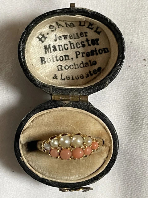 Vintage Coral, Seed Pearl gold Ring