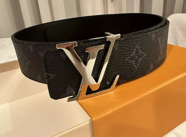 Louis Vuitton LV Initiales 35mm Reversible Belt Grey Monogram Eclipse. Size 90 cm