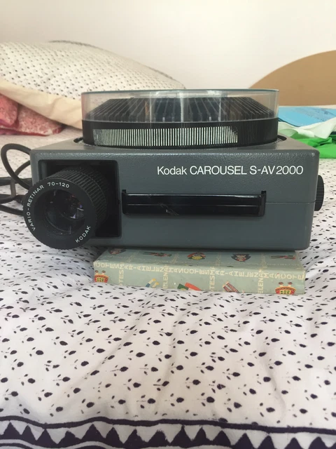 Projecteur diapos Carrousel Kodak avec objectif 70-120