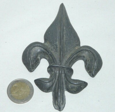 LYS Städter Emporte-pièce professionnel avec éjecteur Grande fleur de lys Moule à... 