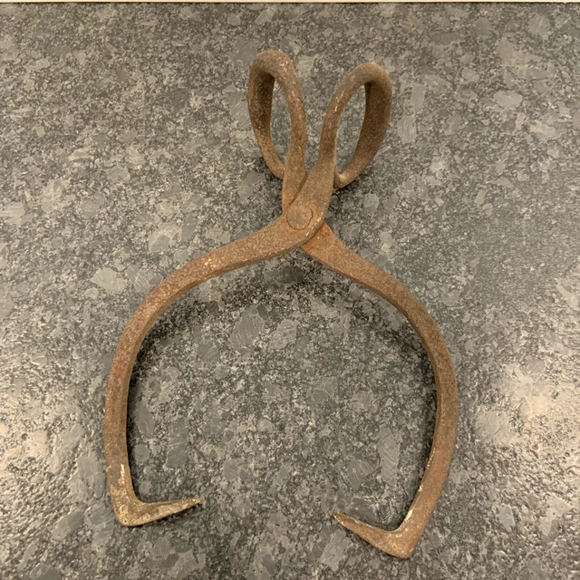 Antique Primitive Metal Ice Block Clamp Log Holder Handle Tongs Hay Bale Carrier