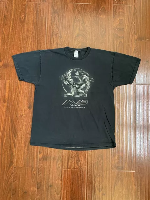 Vintage Alien Vs Predator Movie Promo T-Shirt Size XL 2004 Horror Sci-fi