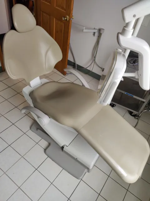 Adec 511 Dental Chair Ultra Leather with LED Light A-Dec