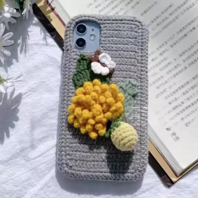 Flower DIY Knitted Phone Case Finished Handmade Customized Knitwear Phone Case