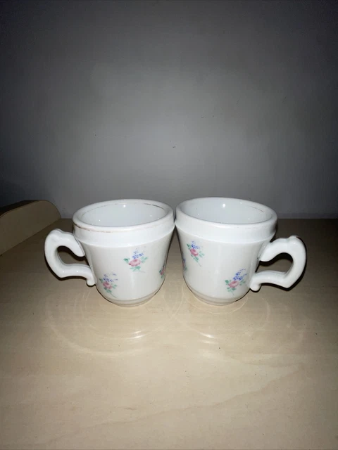 lot de deux anciennes tasses en porcelaine épaisse vintage