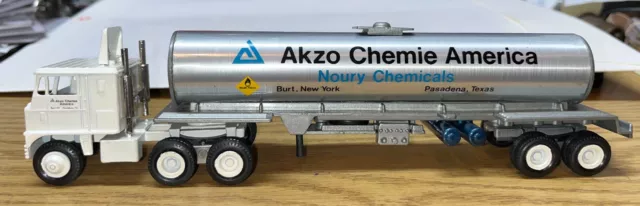 Winross Akzo Chemie America Tanker Truck 1/64" Scale