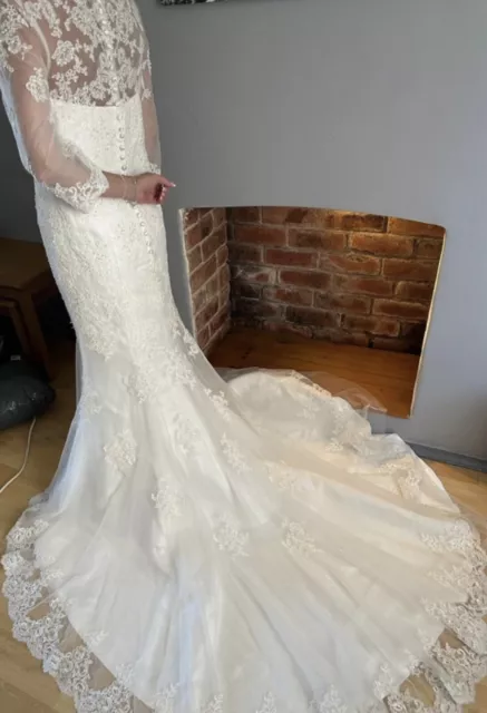 Abito da sposa impreziosito in avorio