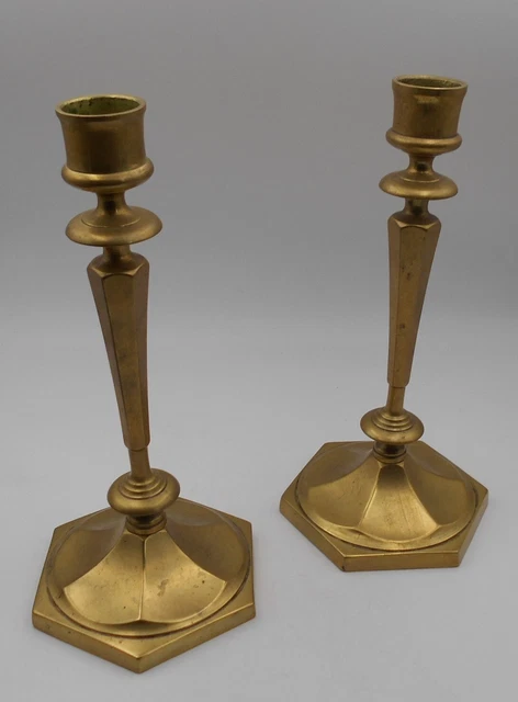 Ancienne Paire De 2  Bougeoirs  En Laiton Ou Bronze  Base Hexagonale