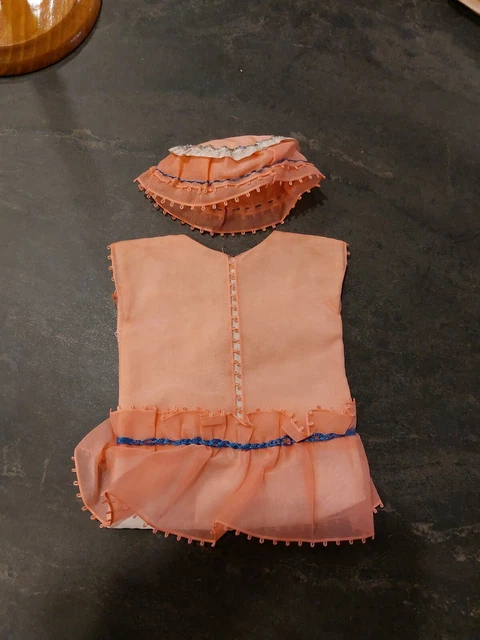 Pour poupee ancienne Bleuette robe et chapeau Gautier Languereau  ?