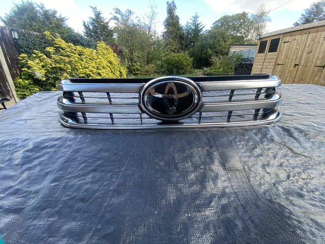thumbnail image 2 of Front Radiator Grille Chrome & Black – For Toyota Hilux MK6 (8/08–7/11, 2.5TD/3.0TD) 2 of 6