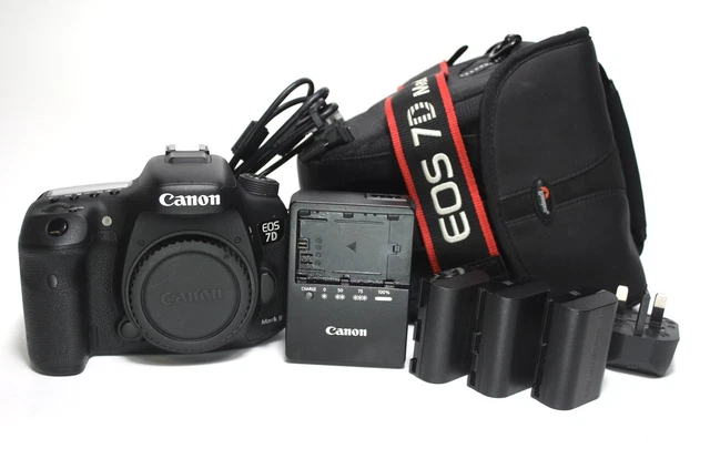 Canon EOS 7D Mark II 20.2MP DSLR Camera Pristine Condition!Low Shutter Count!