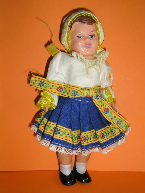sehr alte Trachtenpuppe Original Puppe Folklorepuppe CSSR DDR mit Schlafaugen