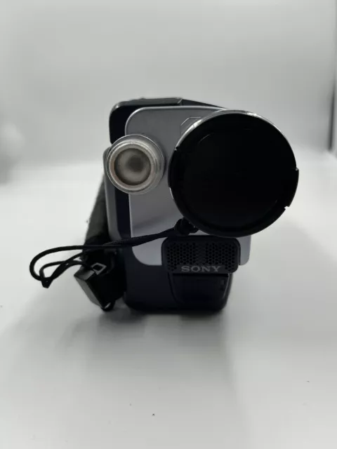 Sony DCR-TRV250E Digital Camcorder Handycam Digital 8