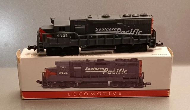 SOUTHERN PACIFIC LOCOMOTIVE #9725 MODEL TRAIN No 418 IN BOX
