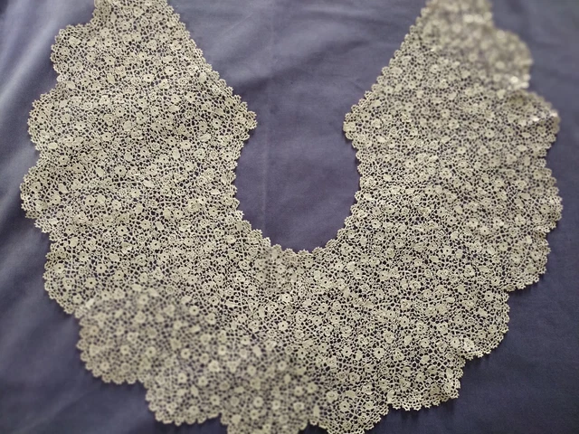 Vintage Irish Crochet Lace Capelet / Collar