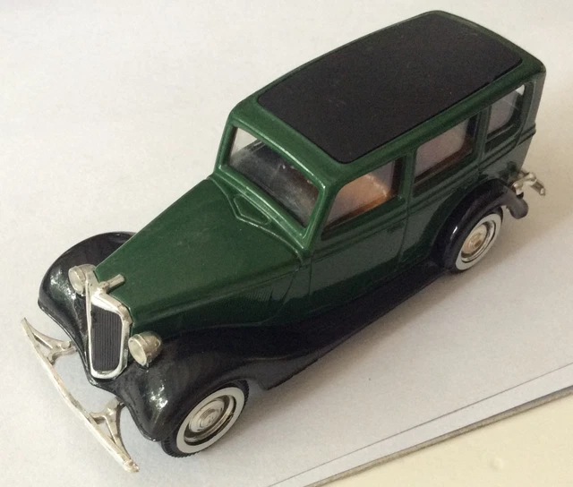Modèle Réduit Ford V8 1936 Verte échelle 1/43 - Marque Solido, En Zamac, état Neuf