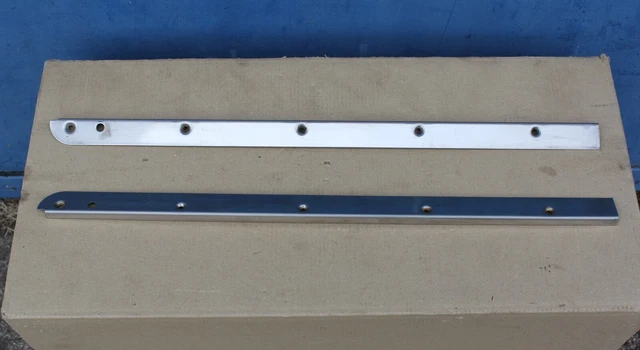 Vis, Rondelle Et Entretoise Pour Rail De Siège Mercedes W123 - Réf. 1239902101 - Occasion