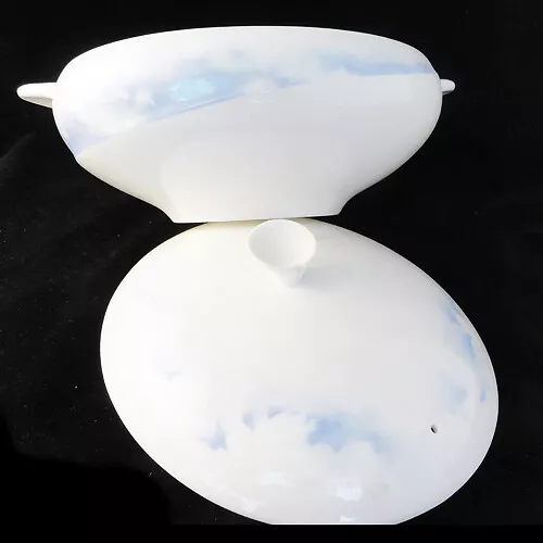 WEDGWOOD CLOUDS Covered Vegetable Bowl 10.25" NEW NEVER USED made in England 3