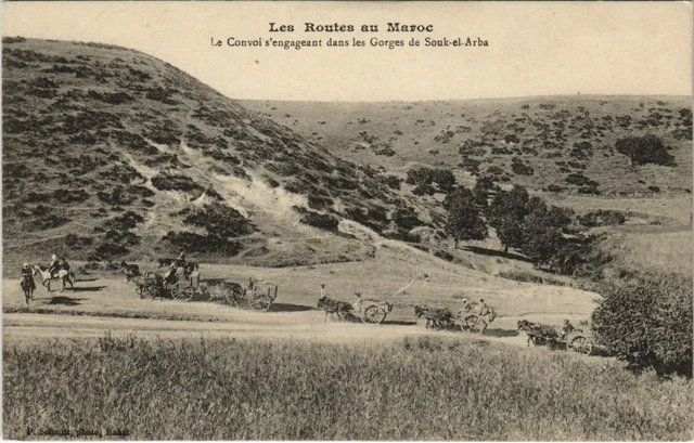 CPA AK MAROC Le Convoi s'engageant dans les Gorges de Souk-EL-ARBA (31220)