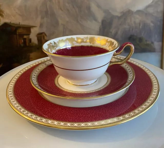 WEDGWOOD Whitehall POWDER RUBY Luncheon Set TEACUP SAUCER PLATE Vintage