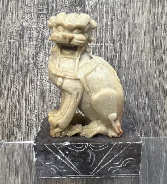 Vintage Chinese stone Fu lion figurine 3.75