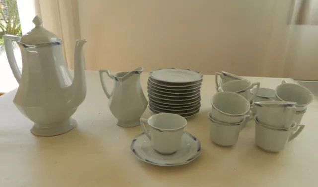 Service à café en porcelaine de Limoges