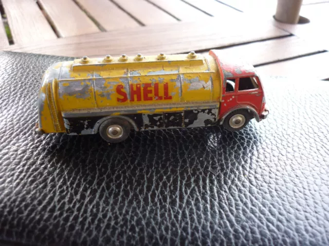 CIJ. Camion citerne SHELL . Made in France.  Années 50-60.