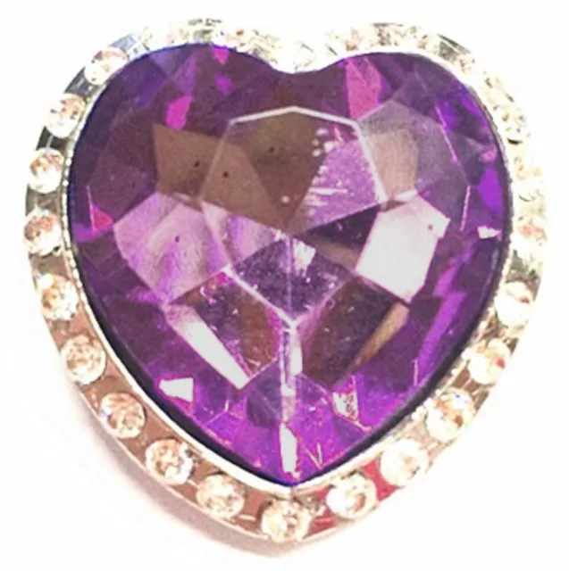 Concho en forma de corazón con diamantes de imitación púrpura n transparentes. 1-3/8"" x 1-3/8""." 2 tornillos trasero.