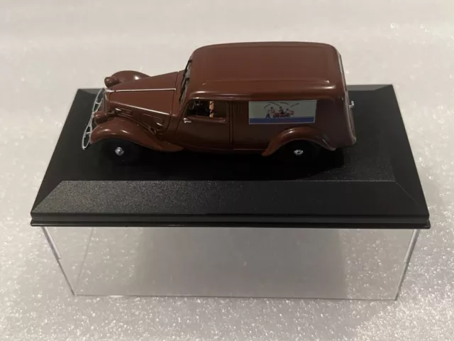 PRESSE ATLAS UNIVERSAL HOBBIES Citroën Traction 11BL Fourgonnette Jouets 1/43
