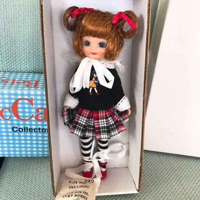 TONNER Tiny Betsy McCall Thoroughly 2006 Doll Figure