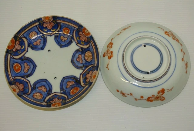 *2 COUPELLES PORCELAINE JAPON IMARI 2 Trous Percés au centre Usage à définir