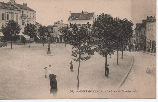 CPA - MONTMORENCY - La Place du Marché
