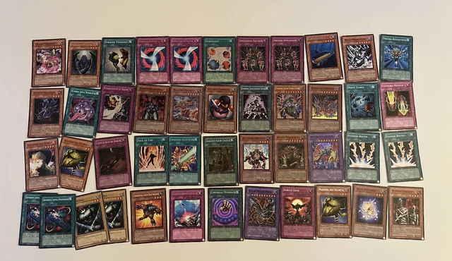 Lotto YuGiOh Carte Ultrarare Con Mago Nero Incluso - Foto 2