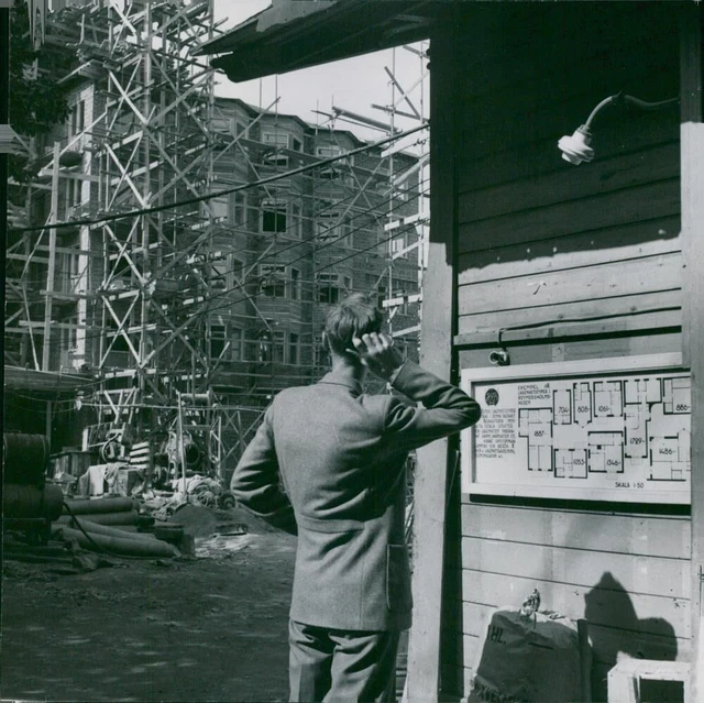 The apartment speculator looks at the high hous... - Vintage Photograph 1574057