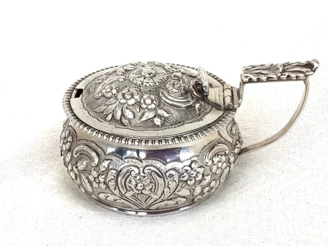 ELEGANT GEORGE III STERLING SILVER MUSTARD POT- J E Terry, London, 1820.