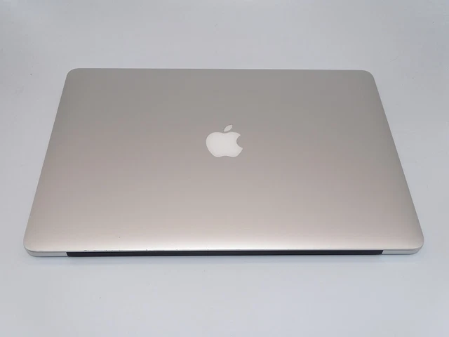 Apple MacBook Pro MJLQ2LL/A 15.4", Intel i7, 16GB, 256GB SSD - *FAULTY SPEAKERS*
