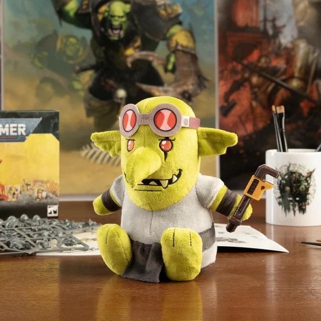 TOMY Warhammer Space Marine Mega peluche grande personaggio da collezione, armatura MkX Tacticus, licenza ufficiale, look oltremare, idea regalo, a partire dai 12 anni, Warhammer 40.000 articoli per