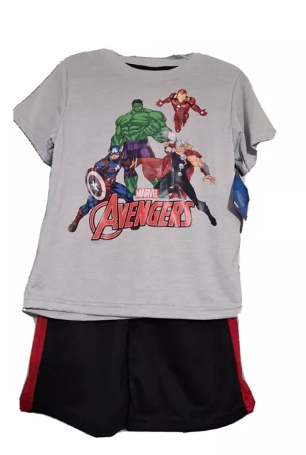 Marvel Avengers Boys  T- Shirt Shorts 2 Piece Set outfit Size 5-6 NWT