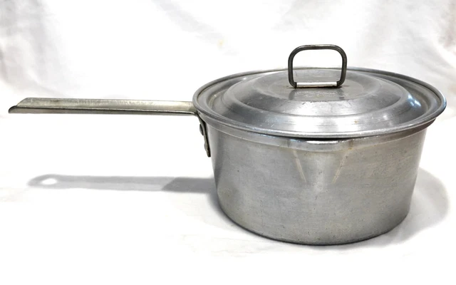 Vintage MIRRO Aluminum  Saucepan 1 quart 911M w/ RARE Lid  & 2 Spouts USA Rustic
