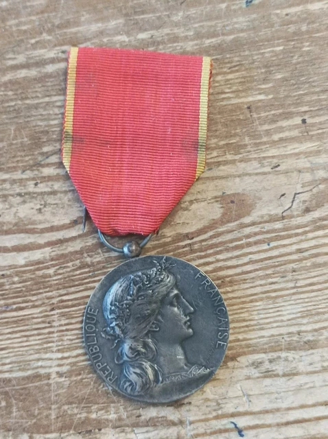 Médaille "Les Jeux Du Stade" - Par P. Bouret - Argent Plaqué - XXème Siècle
