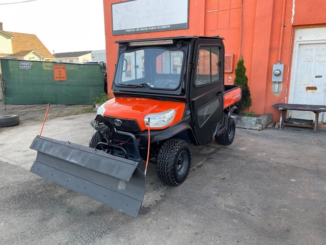 Kubota Rtv-X900, Heated Hard Cab, Curtis Hydraulic Snow Plow