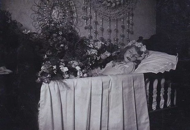 Antique Post Mortem Child Photo 388b Odd Strange & Bizarre