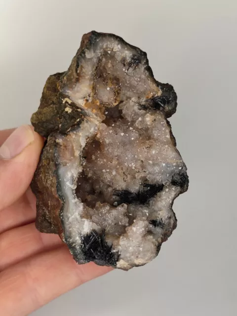 🔥Quarz Druse mit Nadeleisen Goethit, Marokko 🔥