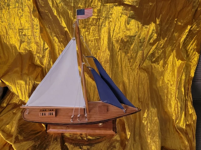 VINTAGE-STYLE SCHOONER MODEL BOAT - 21 x 16 Inches wood wooden American US Flag