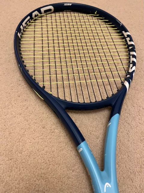 Head Instinct Team 2021 (Grip 1), aufgereiht mit Babolat RPM Blast Hybrid 3