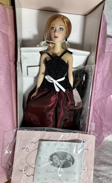 Amazing Madame Alexander Doll, "Portrait Sitting Alex", NIB w/ original packing